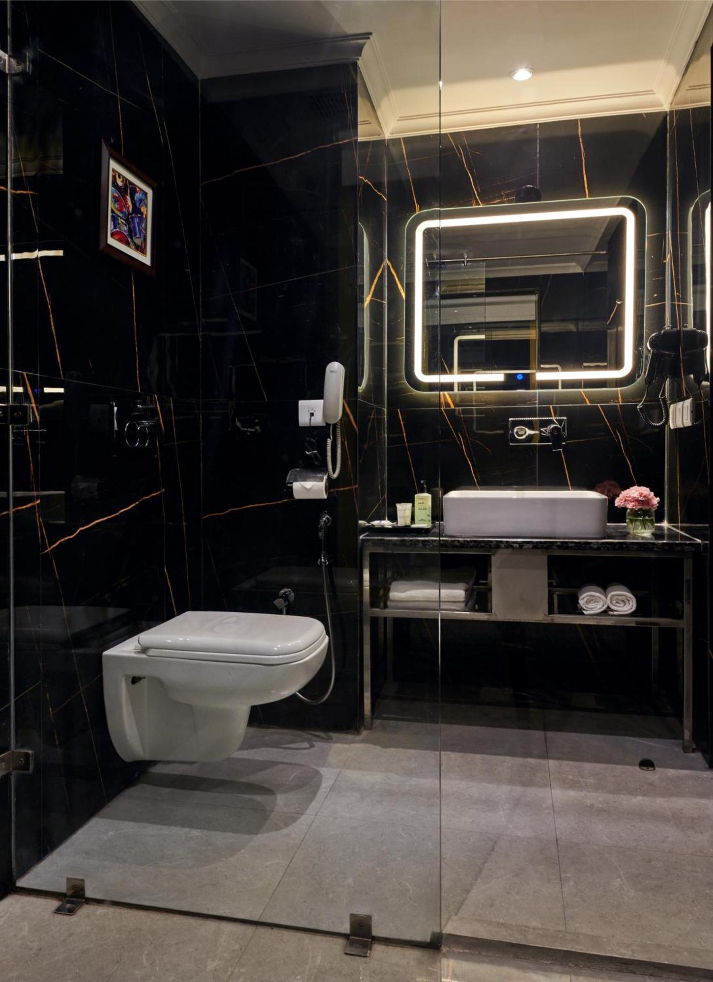 Deventure Sarovar Portico Patel Nagar Neu-Delhi Exterior foto