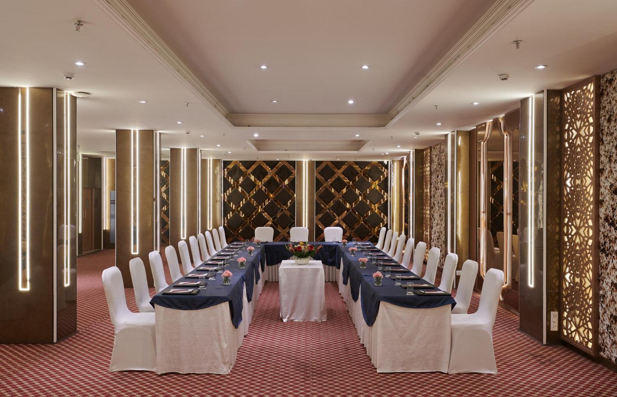 Deventure Sarovar Portico Patel Nagar Neu-Delhi Exterior foto