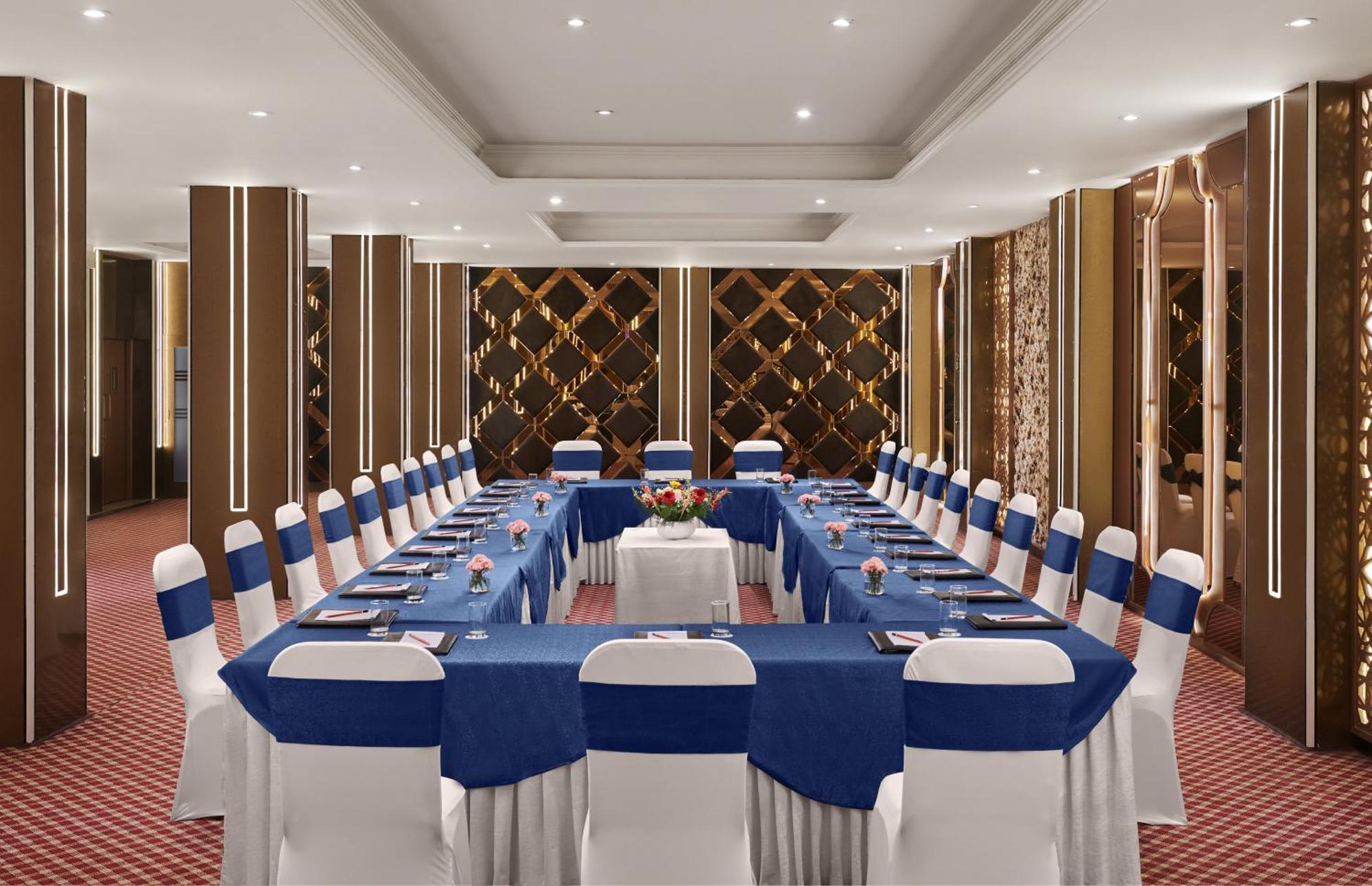 Deventure Sarovar Portico Patel Nagar Neu-Delhi Exterior foto