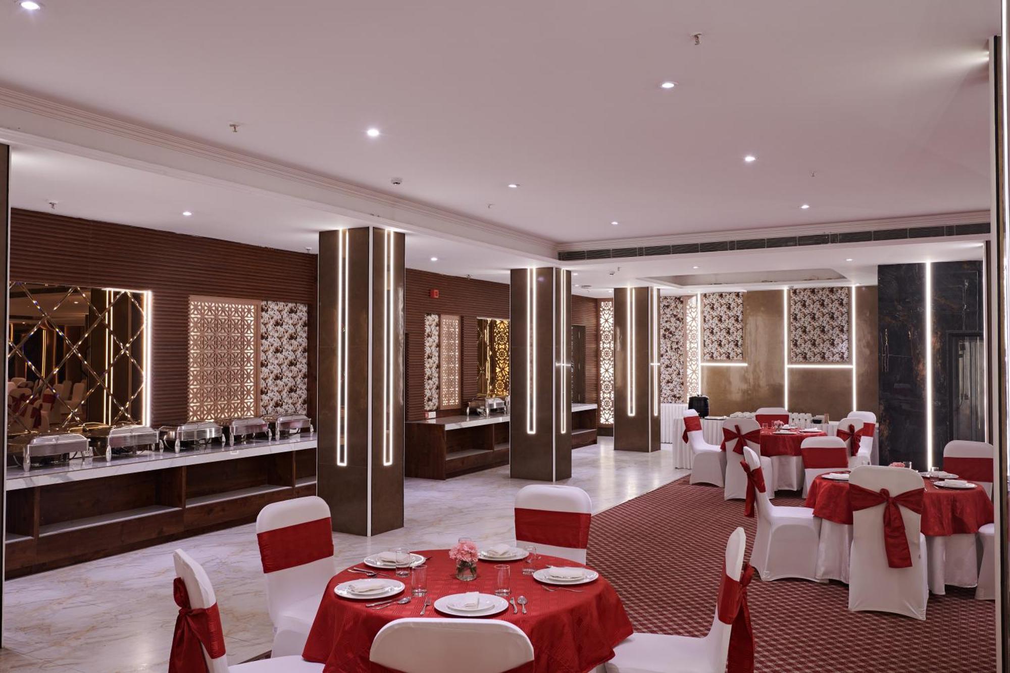 Deventure Sarovar Portico Patel Nagar Neu-Delhi Exterior foto
