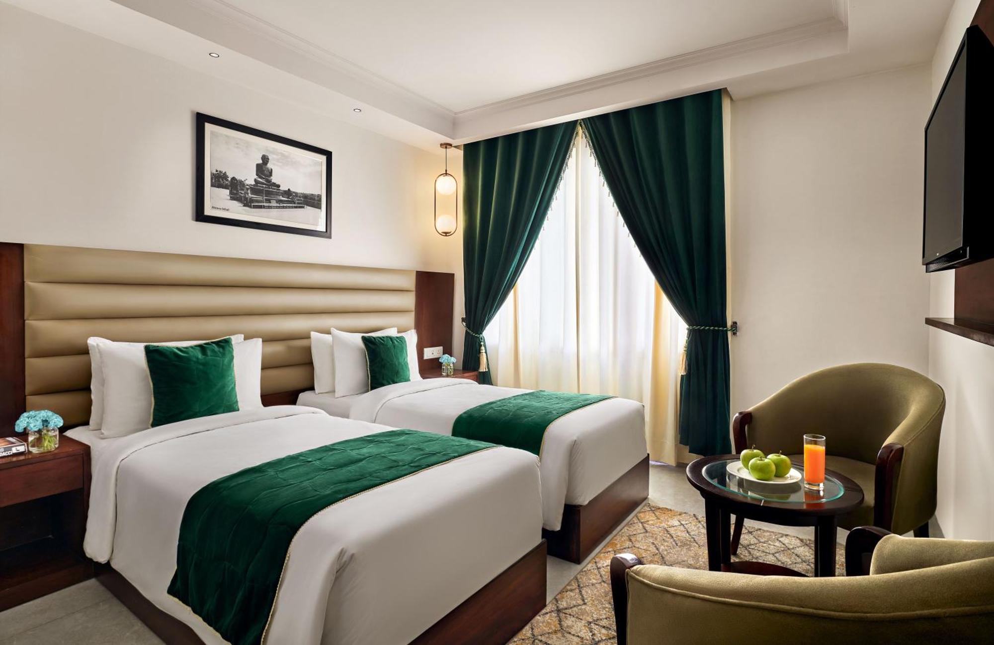 Deventure Sarovar Portico Patel Nagar Neu-Delhi Exterior foto